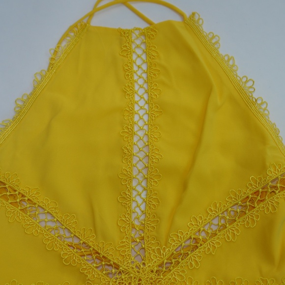 NWT NBD Chels Vibrant Yellow Chiffon Halter Mini Dress Crocheted Cutouts Small - Picture 2 of 10